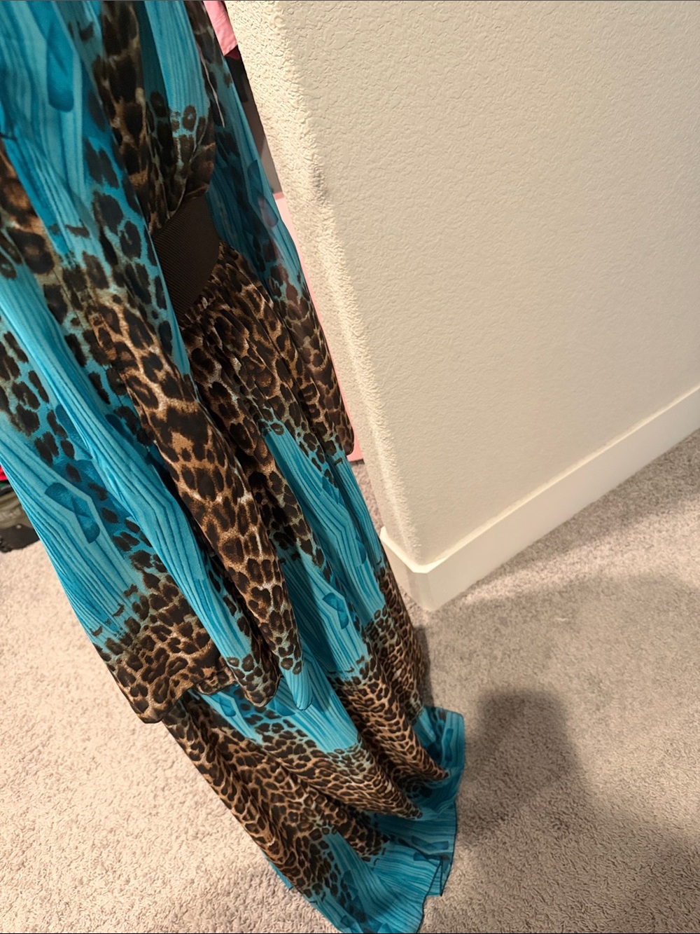 Turquoise Leopard Print V-Neck Maxi Dress with Belt - Picture 2 of 4